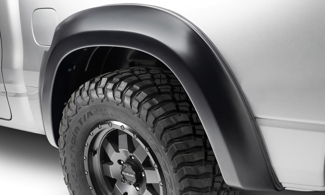 BWRbw_EAF_flare_21Ram1500_Rear_50926-02.jpg