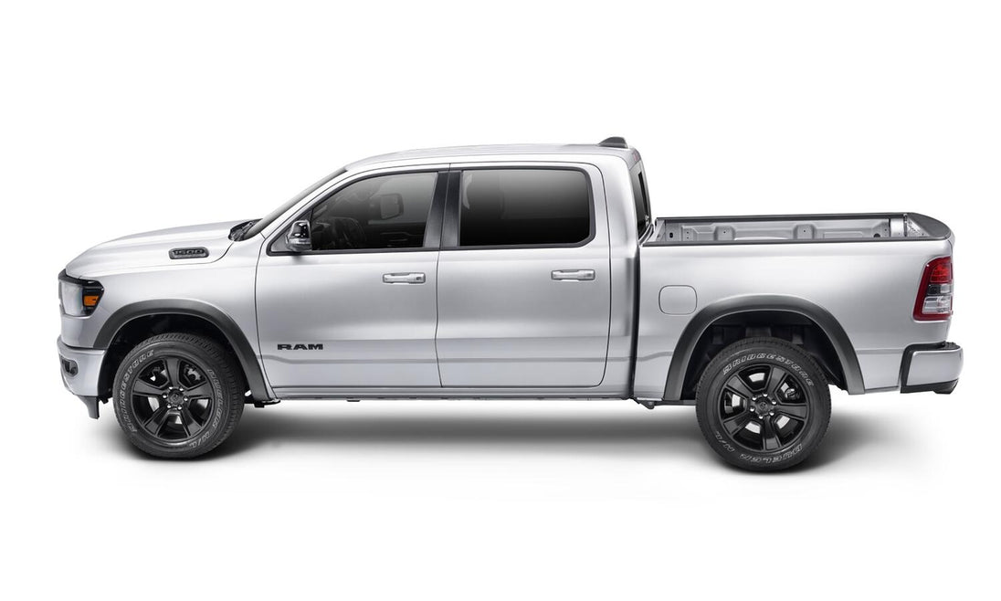 BWRbw_OEStyle_flare_21Ram1500_Side_50928-02.jpg