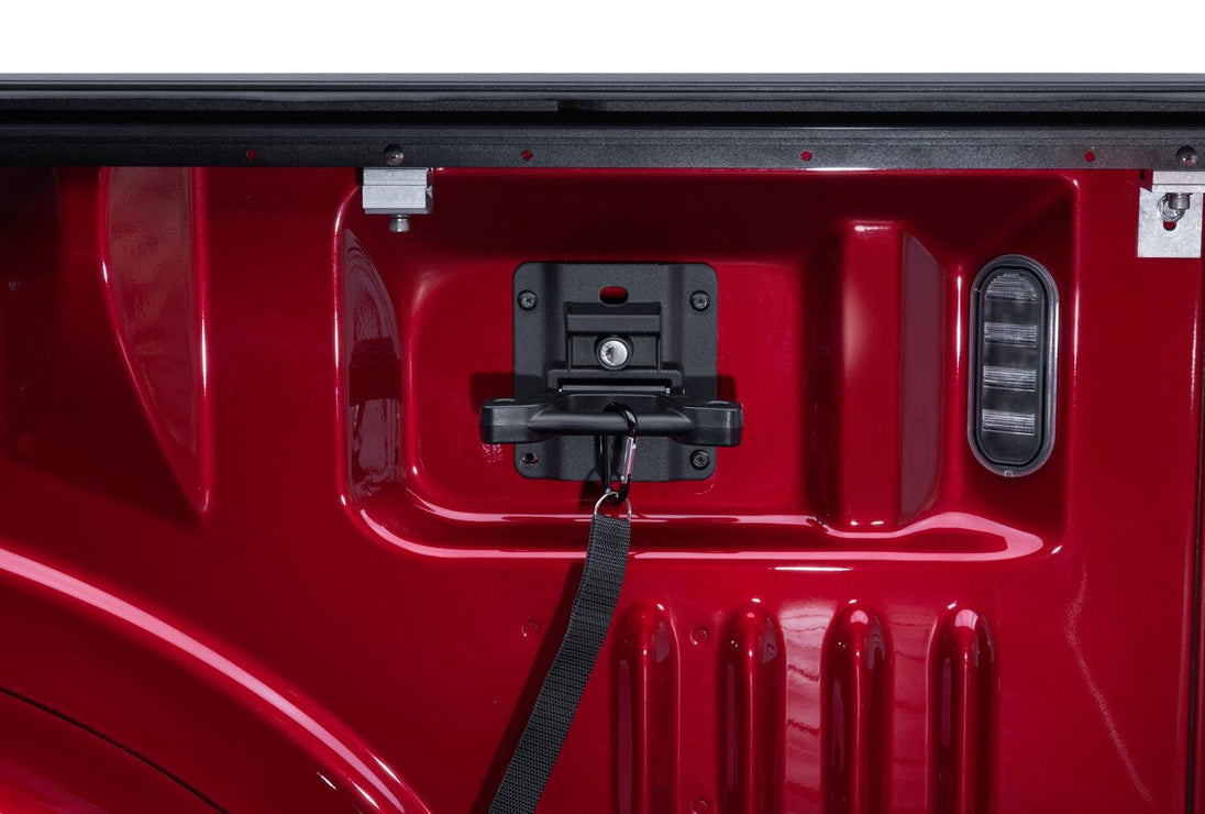 RNLRNL_A-Series_Details01Clasp-Bracket.jpg