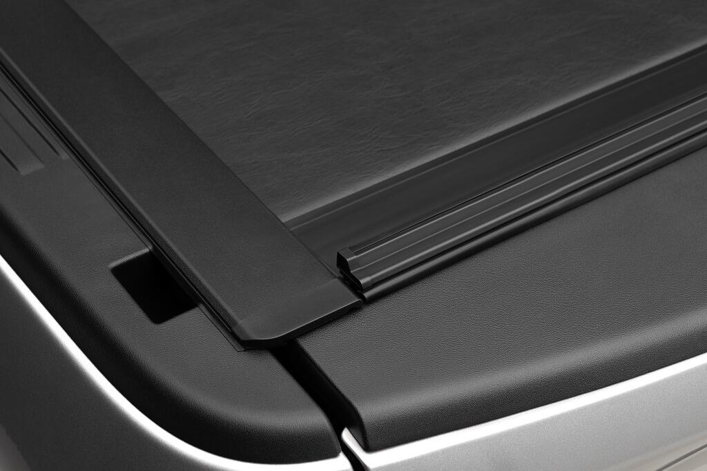 RNLRNL_M-Series_19Ram_Details_03RearSeal.jpg