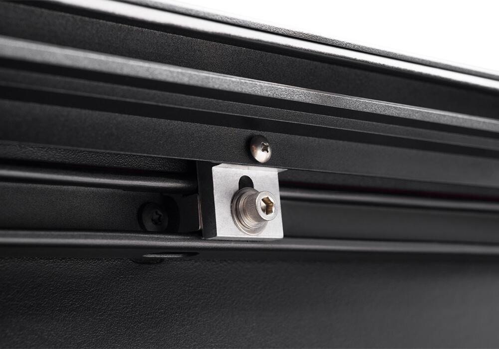 RNLRNL_M-Series_22Tacoma_Detail_01_Hinge.jpg