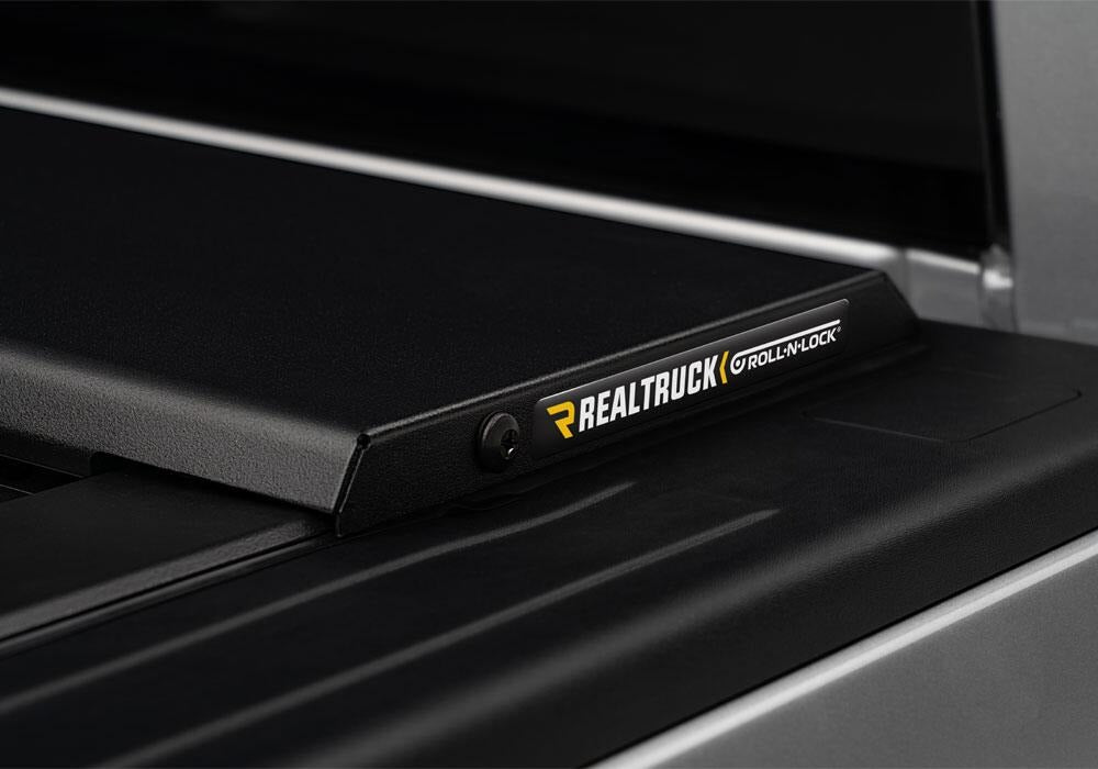 RNLroll-n-lock-e-series-2020-ram-1500-silver-studio-13.jpg