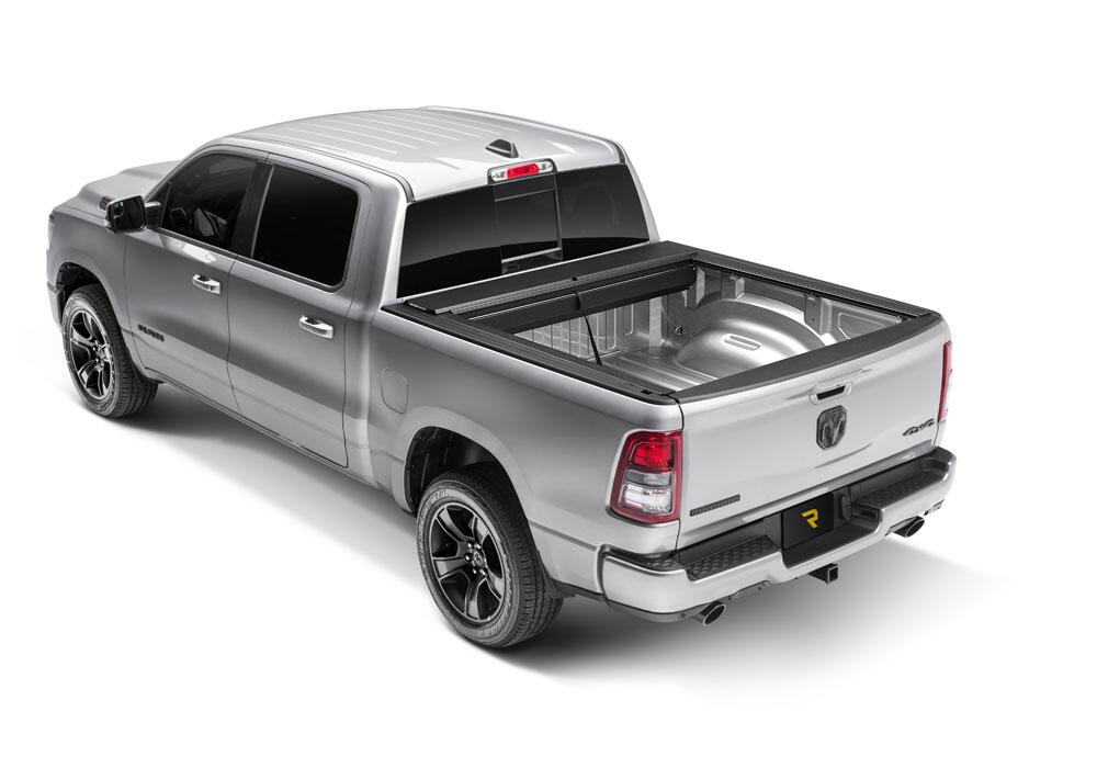 RNLroll-n-lock-m-series-2019-ram-1500-silver-studio-09.jpg