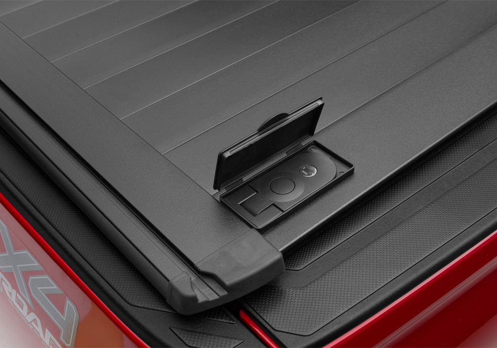 RTXRX_ProXR_Tacoma_w-Yakima-Bars_Details_05KeyLock.jpg