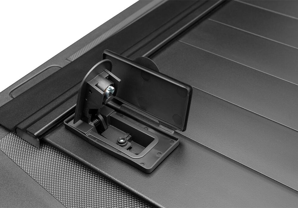 RX_ProMX_21Ford-F150_Details_06KeyLock.jpg