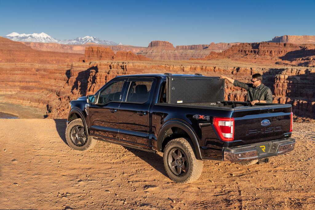 UC_ArmorFlex_21Ford-F150_DkBlue_EJS_04_RT.jpg