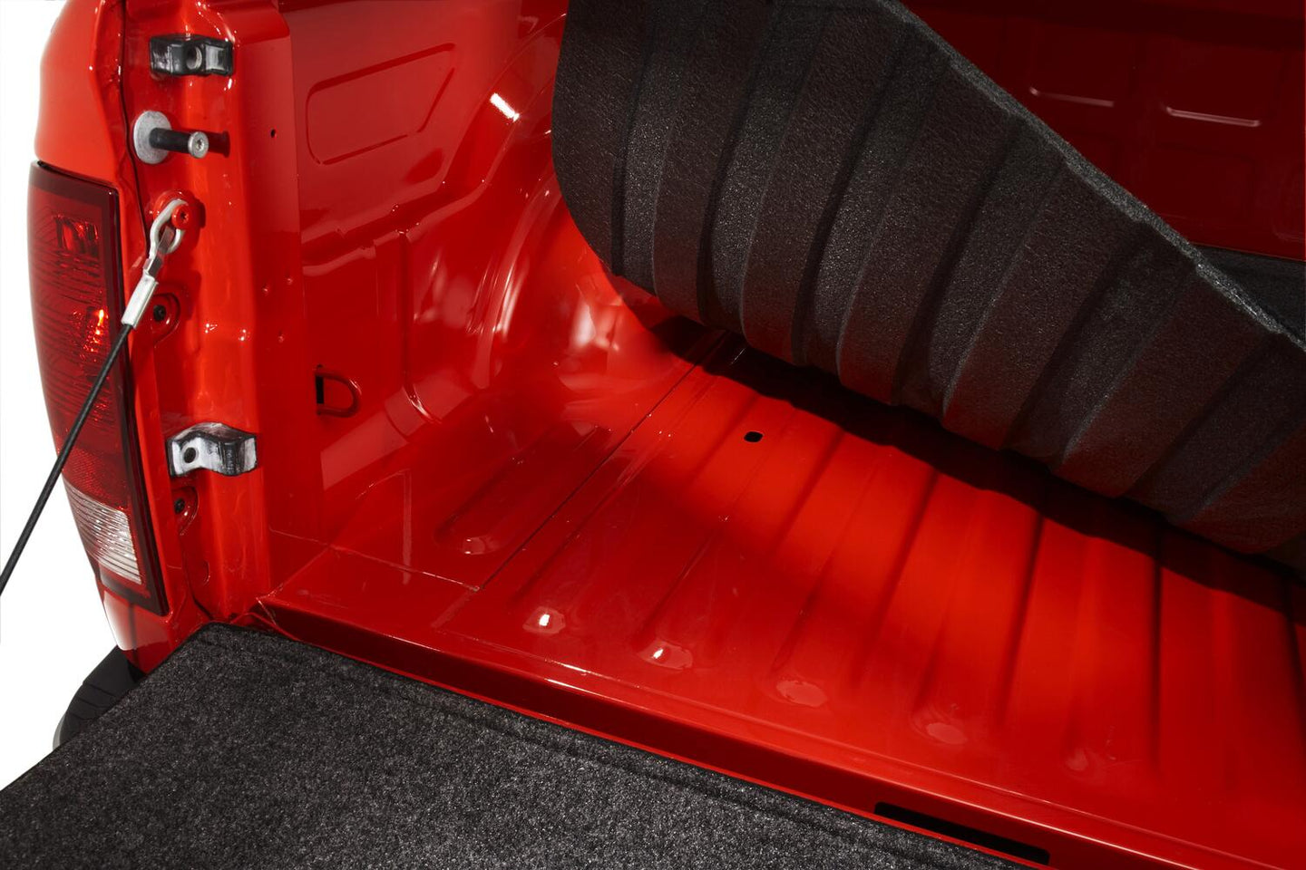 XBR_BedRug_Mat_Dodge_Ram_SPRAY_Install.jpg
