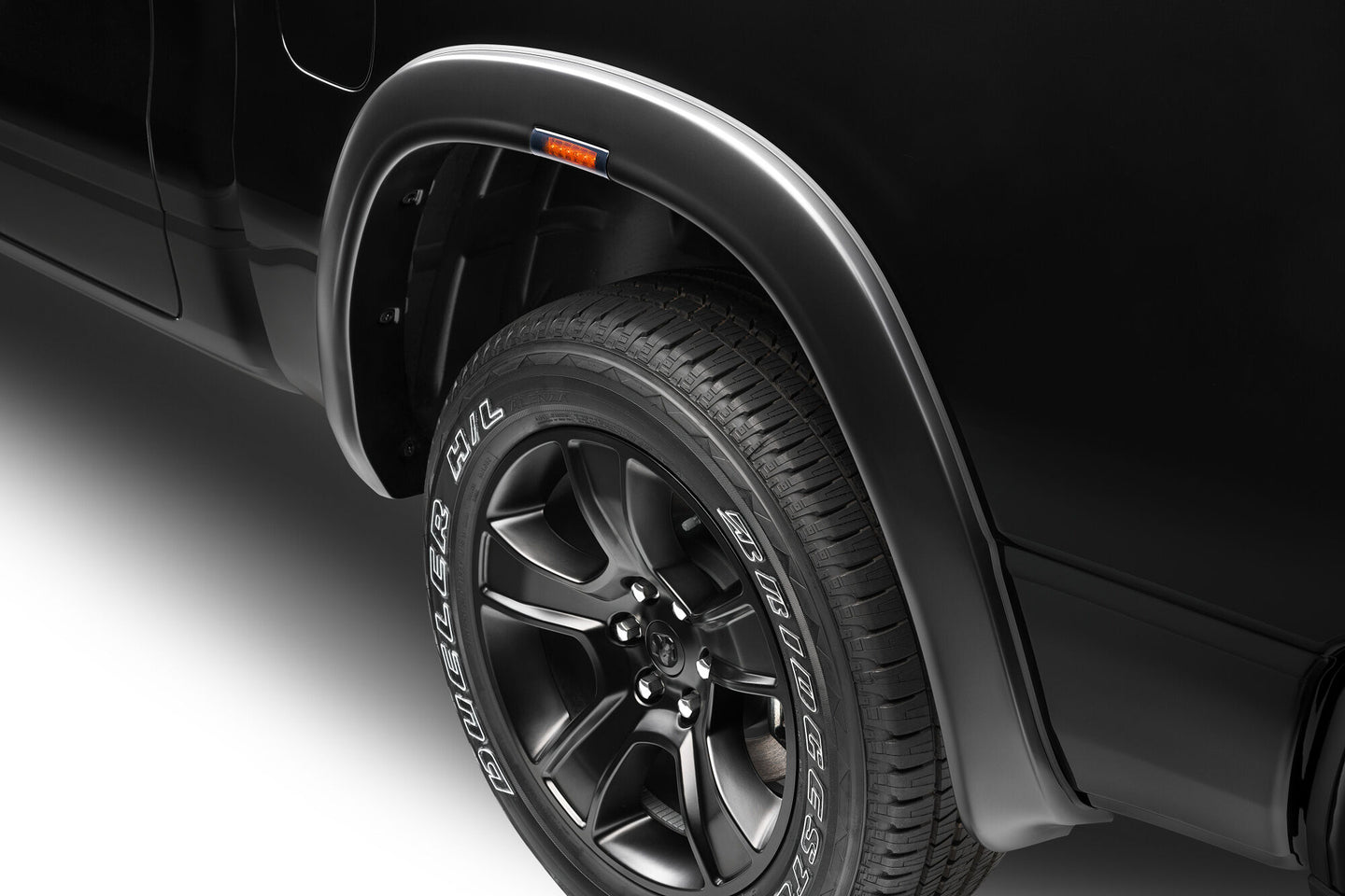 husky-rvl-fender-flare-2023-ram-1500-2805939_rear.jpg