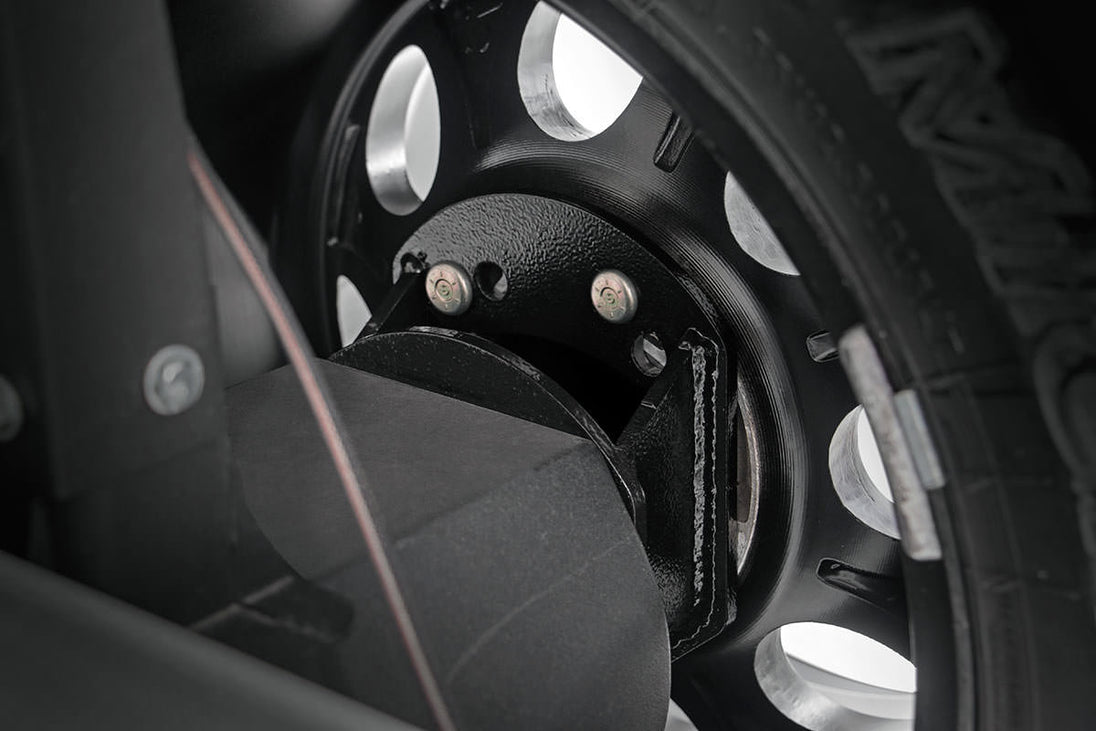 jeep-spare-tire-spacer_1053-install-zoom.jpg