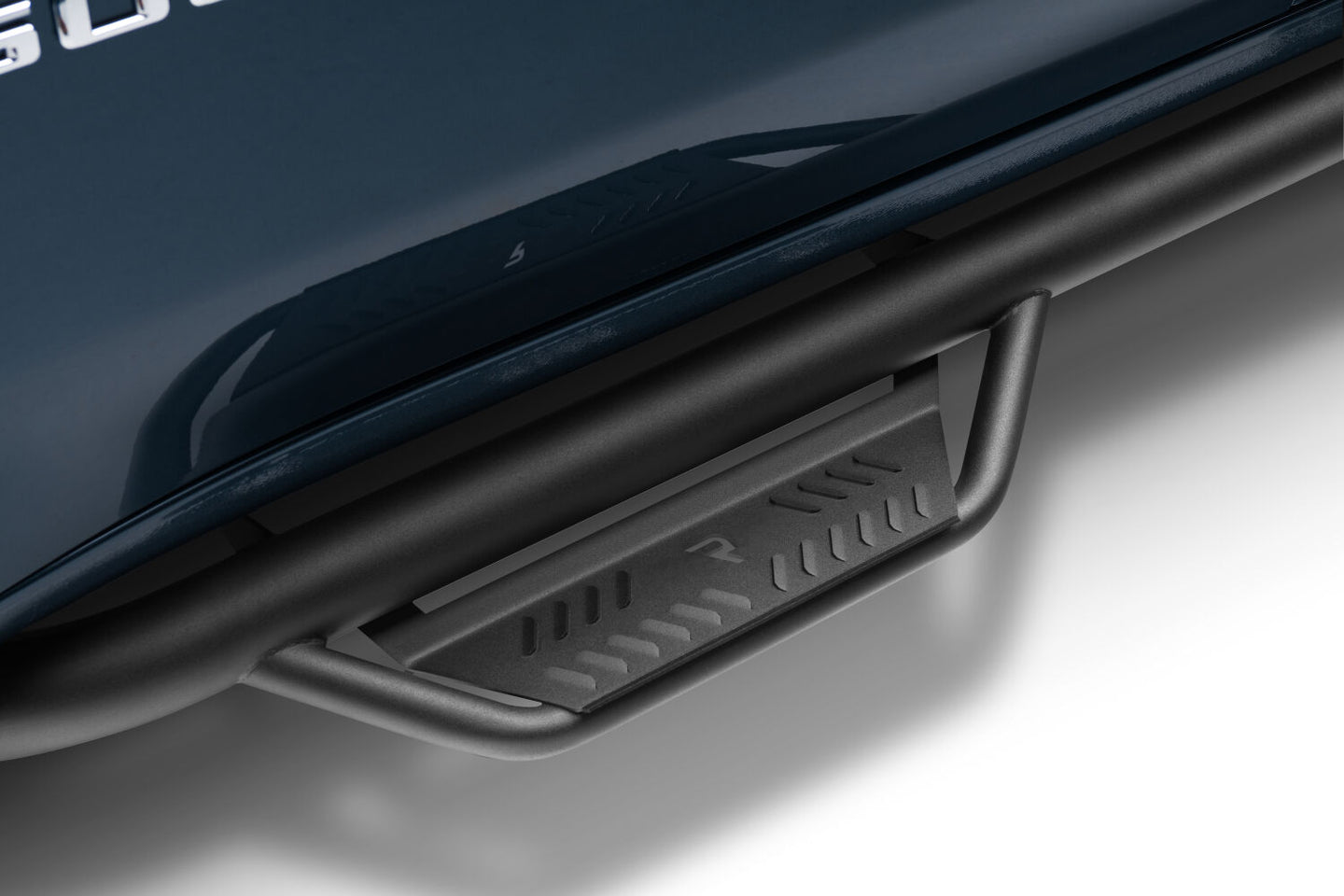 nfab-podium-lg-black-textured-2020-chevrolet-silverado-2500-blue-studio-02.jpg