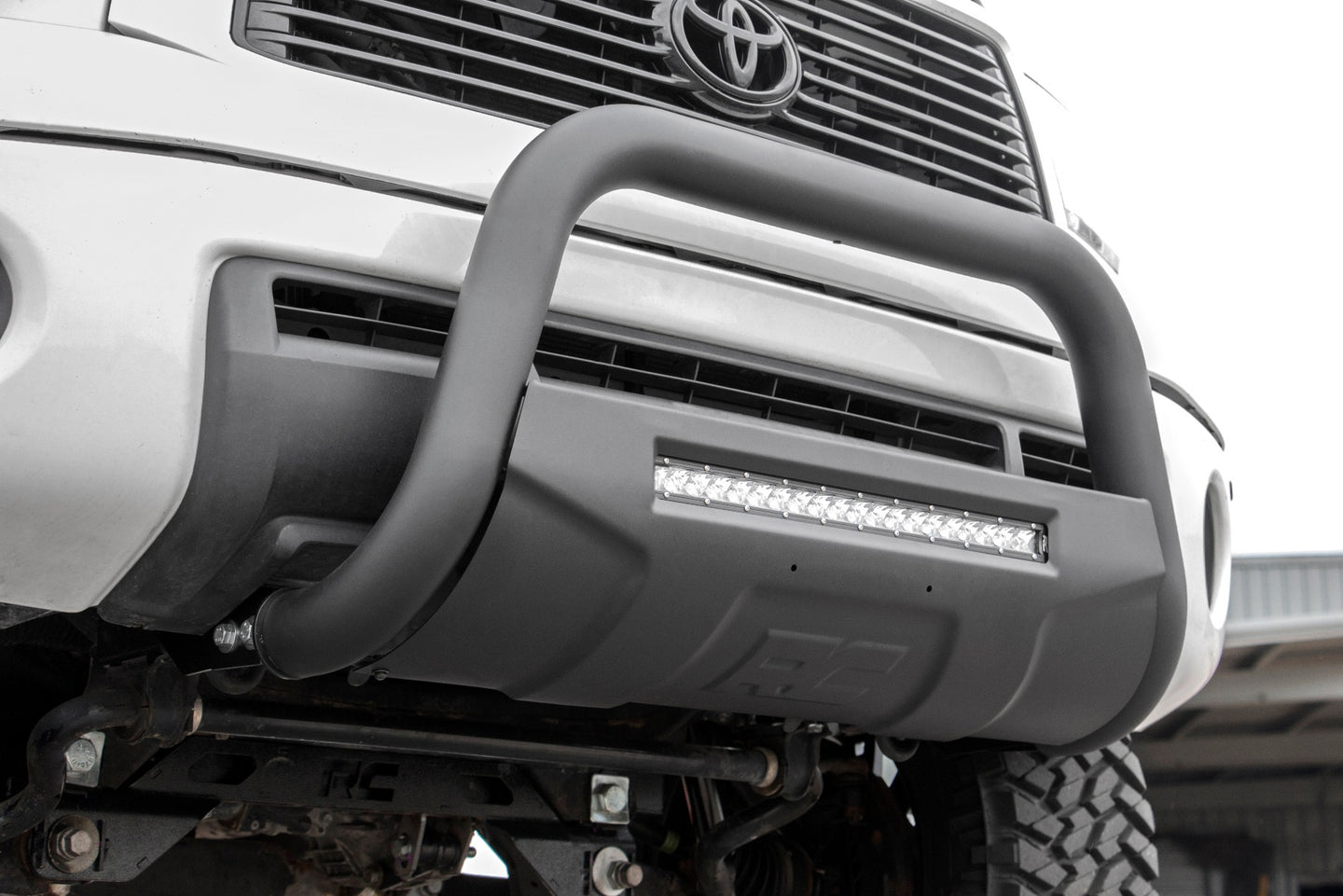 tundra_led_bullbar_-_installed.jpg